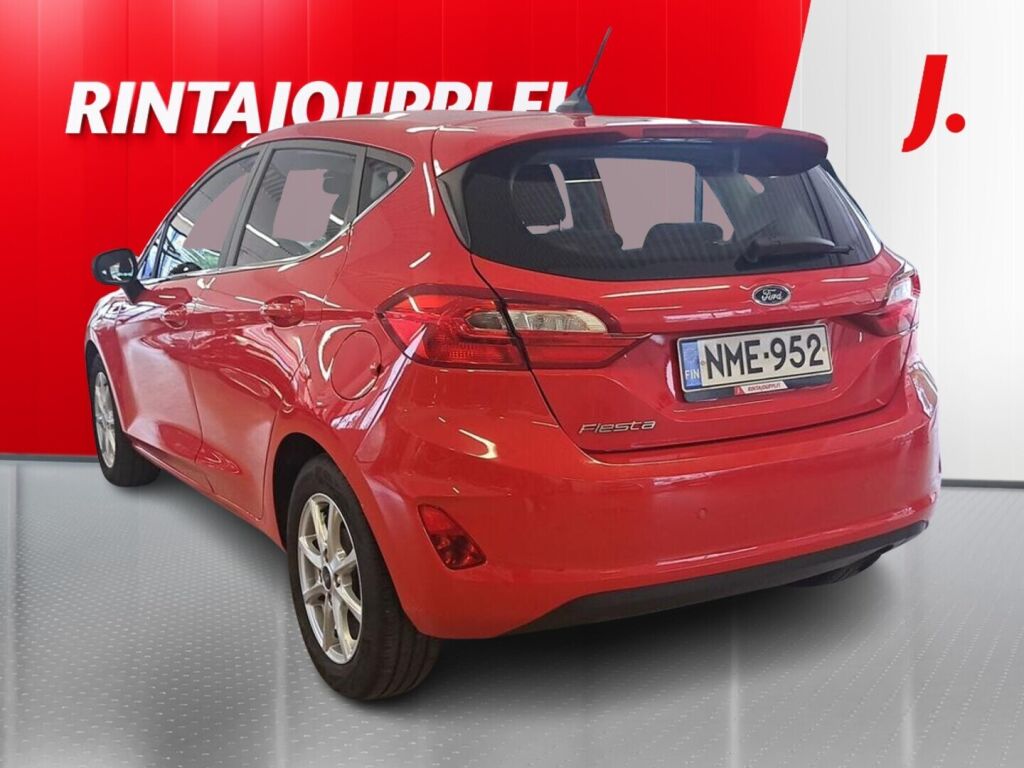 Ford Fiesta 2021 Punainen