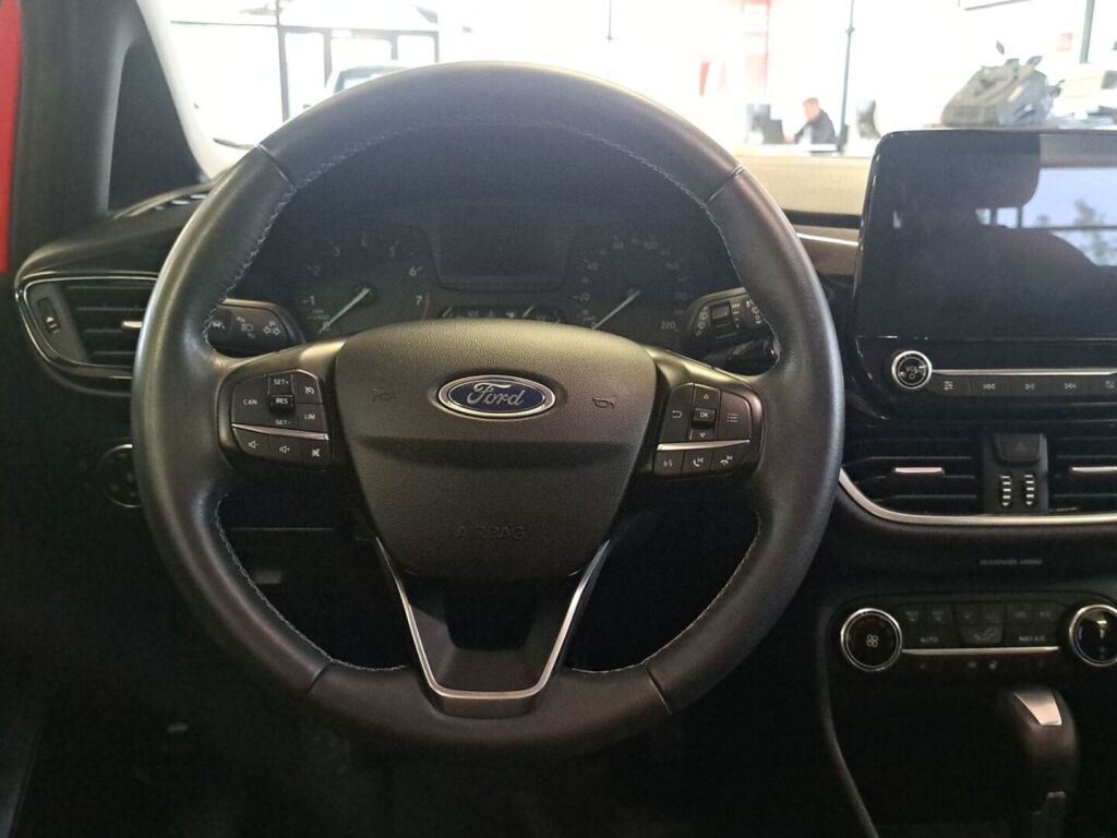 Ford Fiesta 2021 Punainen