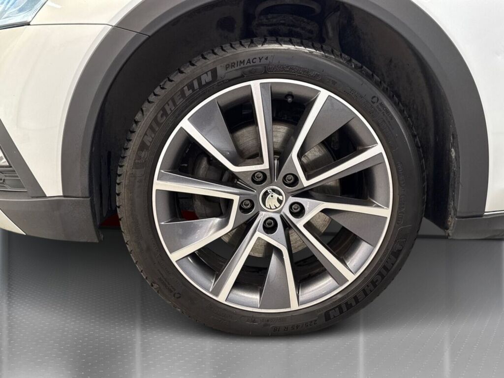 Skoda Octavia 2021 Harmaa