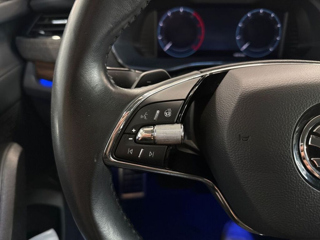 Skoda Octavia 2021 Harmaa