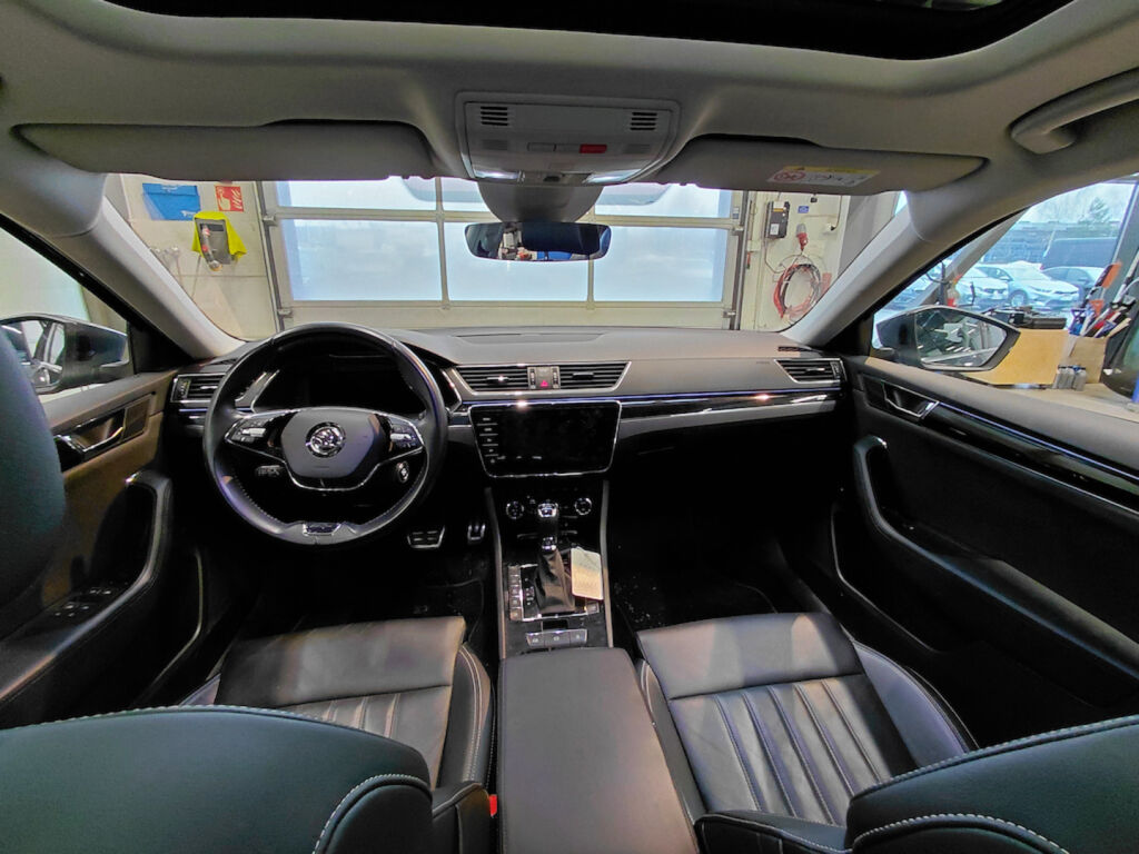 Skoda Superb 2021 Harmaa