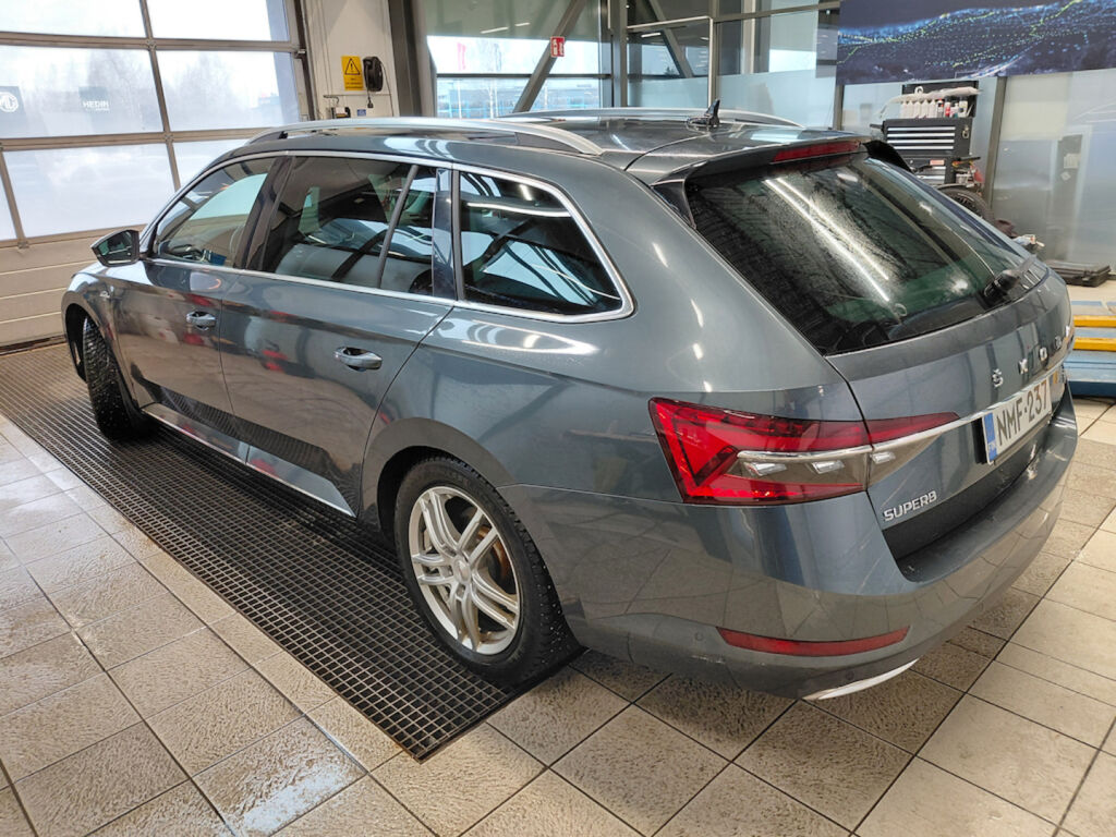 Skoda Superb 2021 Harmaa