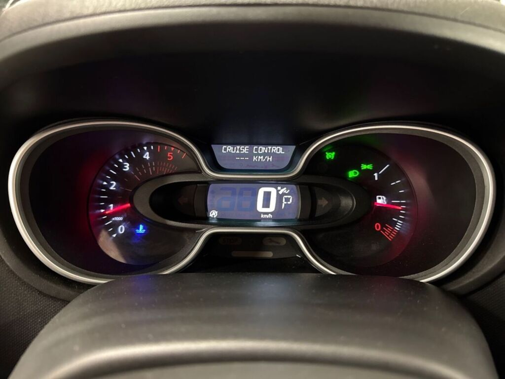 Nissan NV300 2021 Valkoinen