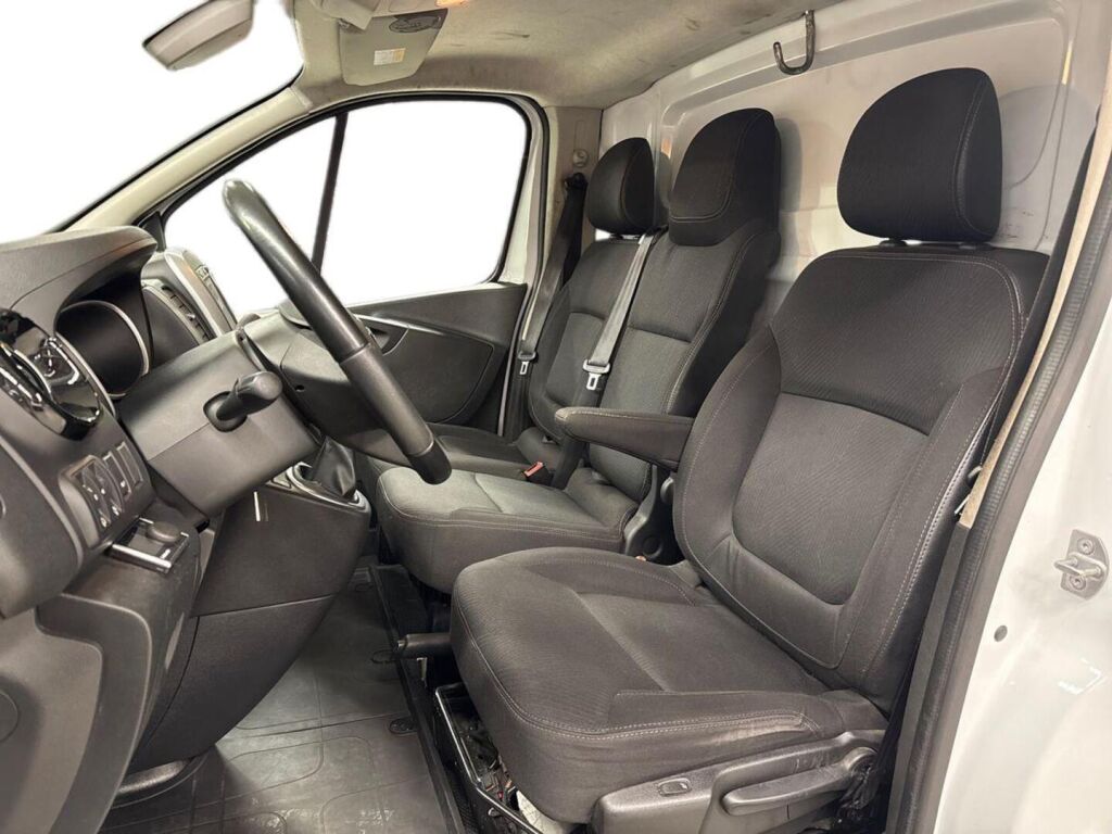 Nissan NV300 2021 Valkoinen