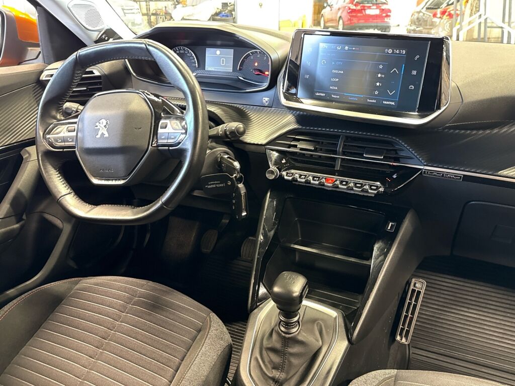 Peugeot 2008 2021 Oranssi