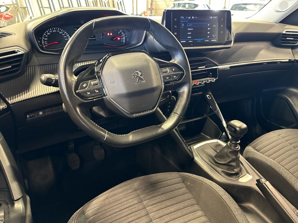 Peugeot 2008 2021 Oranssi