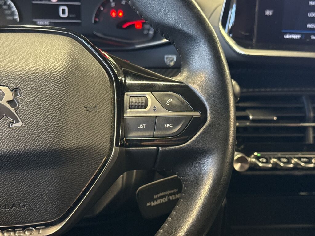 Peugeot 2008 2021 Oranssi