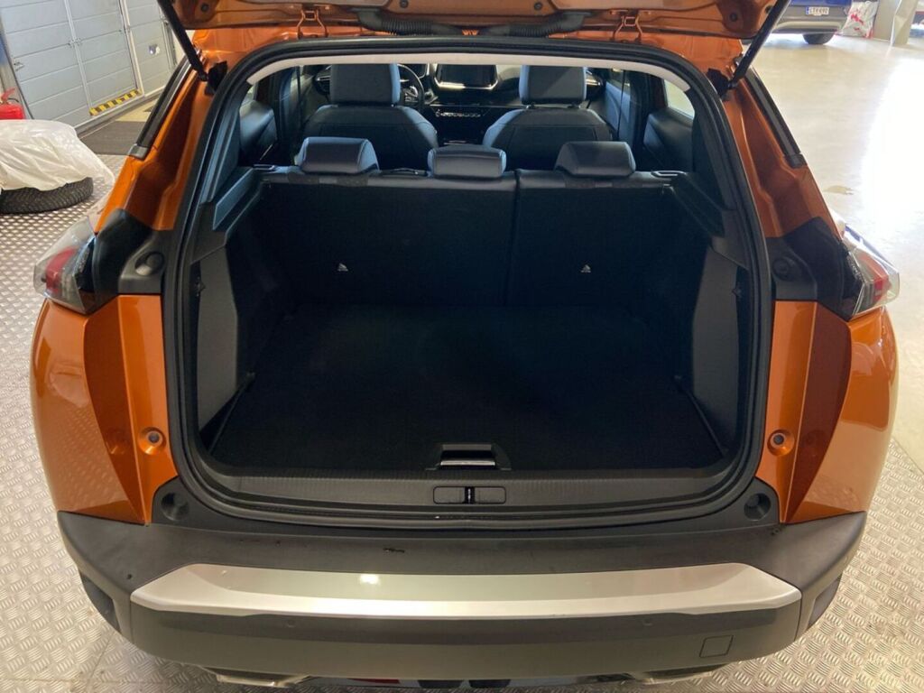 Peugeot 2008 2021 Oranssi