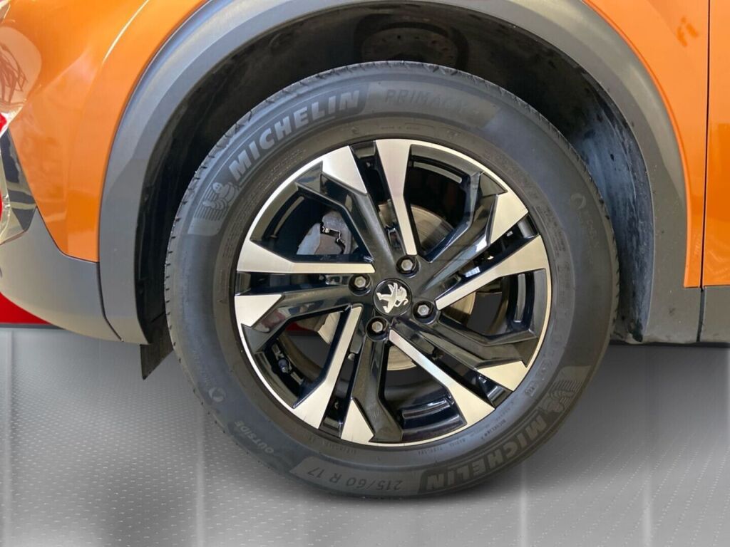 Peugeot 2008 2021 Oranssi
