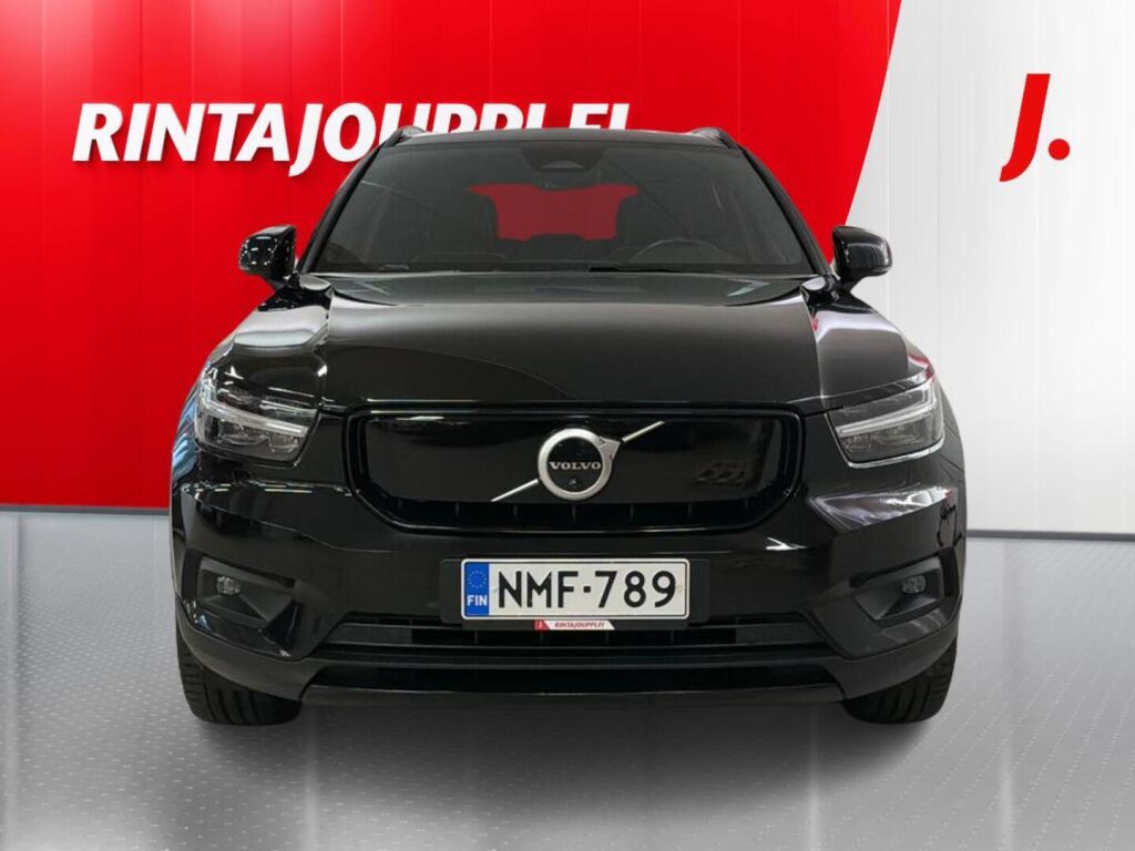 Volvo XC40 2021 Musta