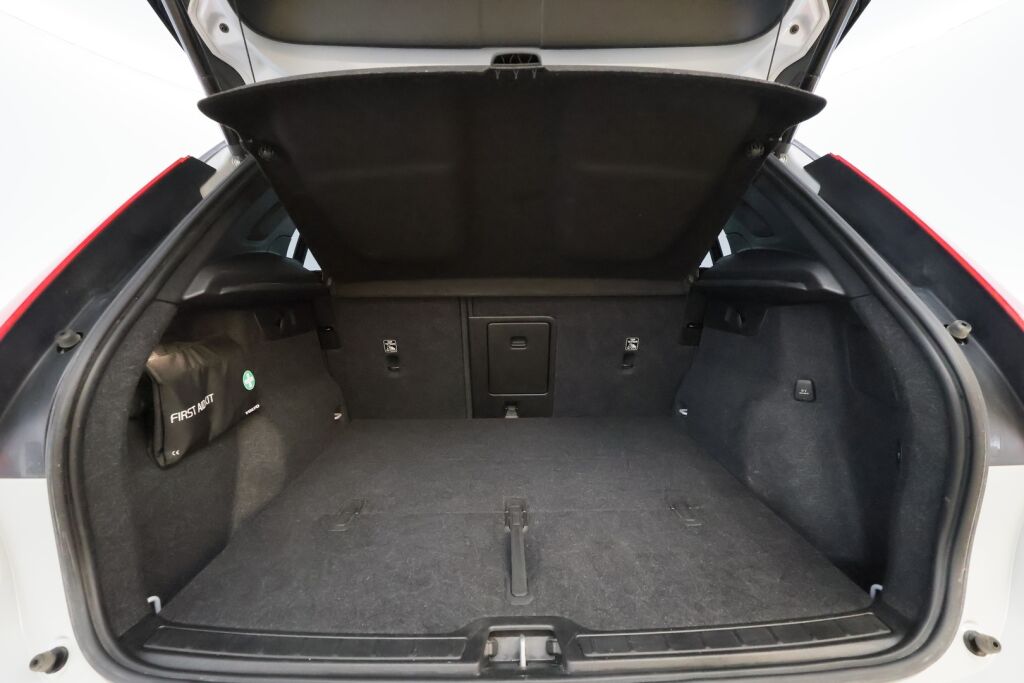 Volvo XC40 2020 Harmaa