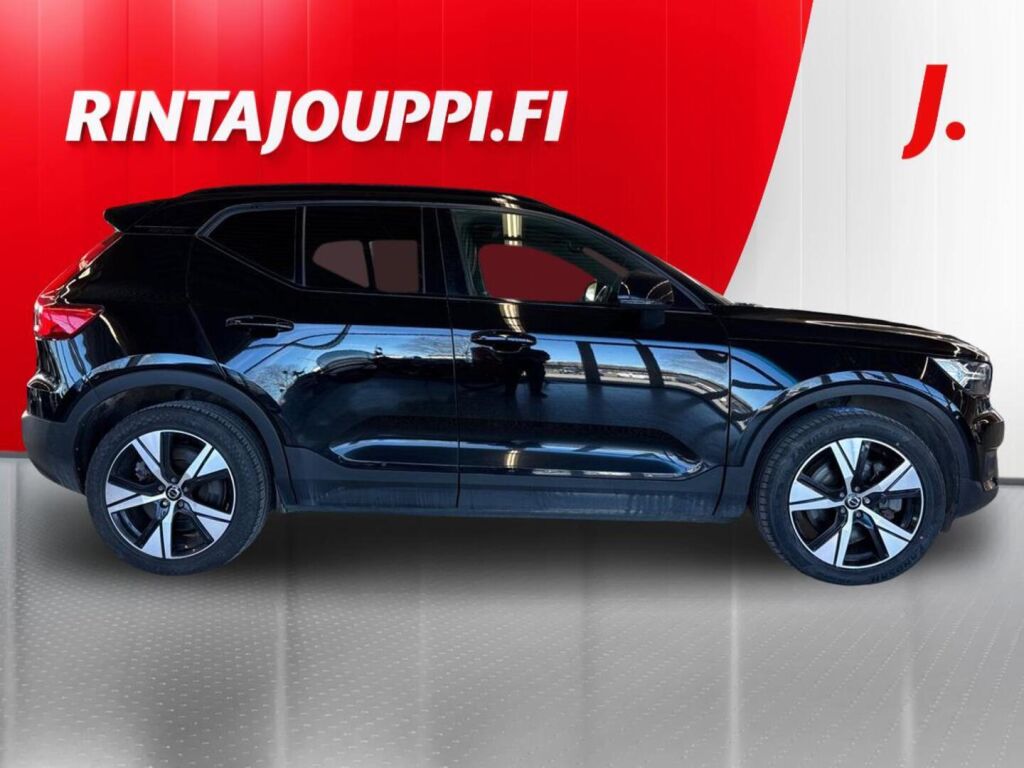 Volvo XC40 2021 Musta