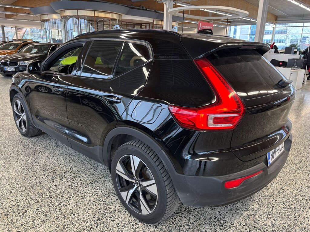 Volvo XC40 2021 Musta