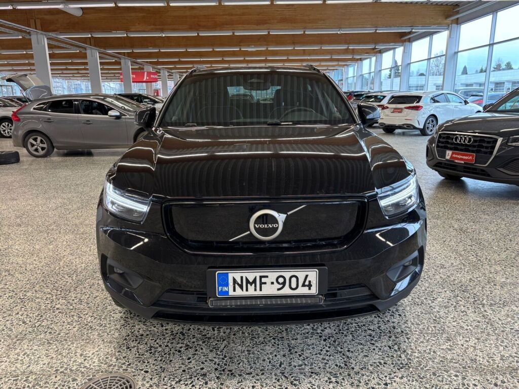 Volvo XC40 2021 Musta