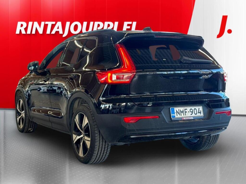 Volvo XC40 2021 Musta