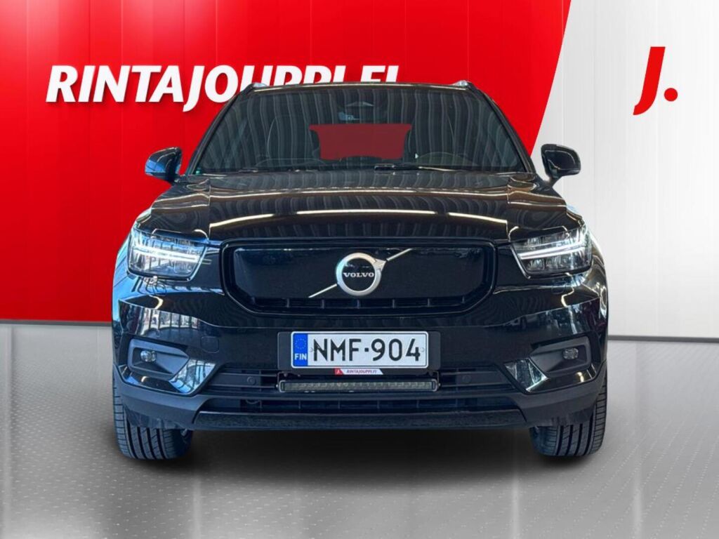 Volvo XC40 2021 Musta