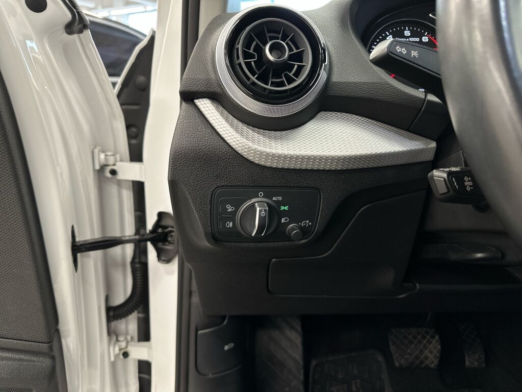 Audi Q2 2021 Valkoinen