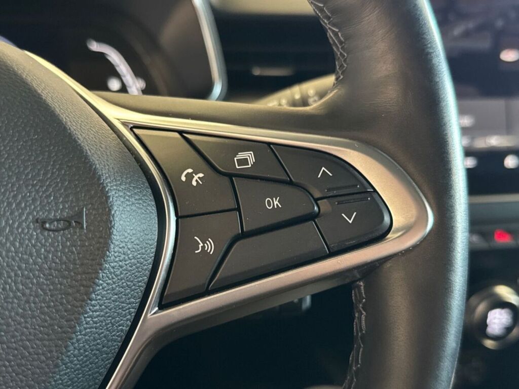 Renault Clio 2021 Punainen
