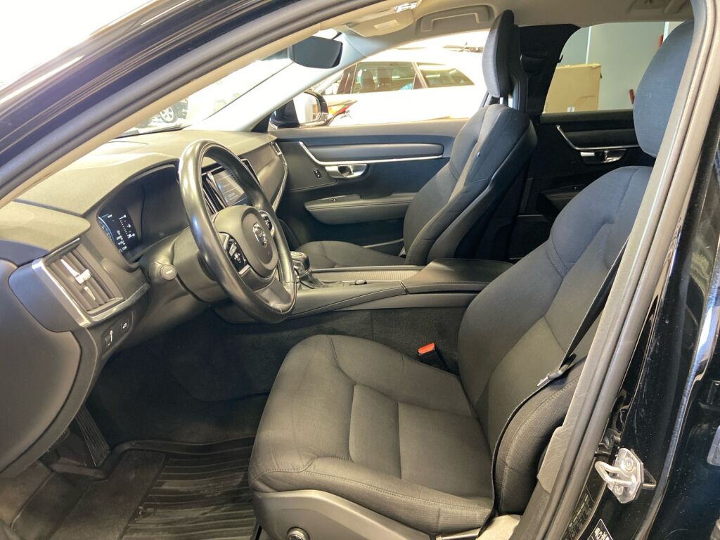 Volvo V90 2018 Musta
