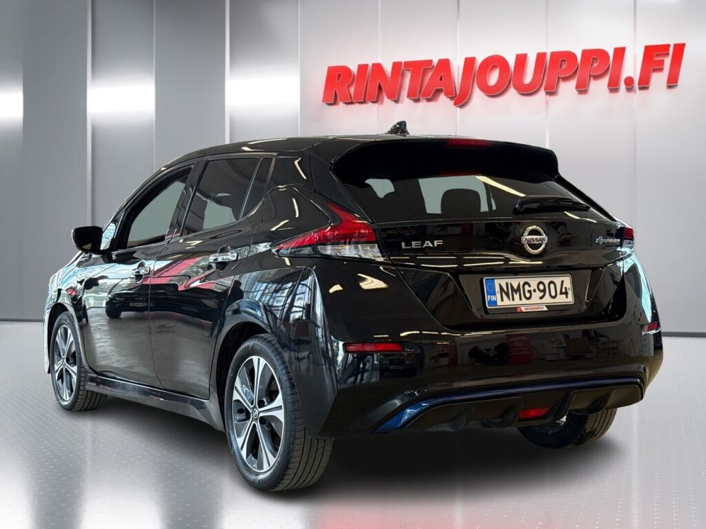 Nissan Leaf 2021 Musta