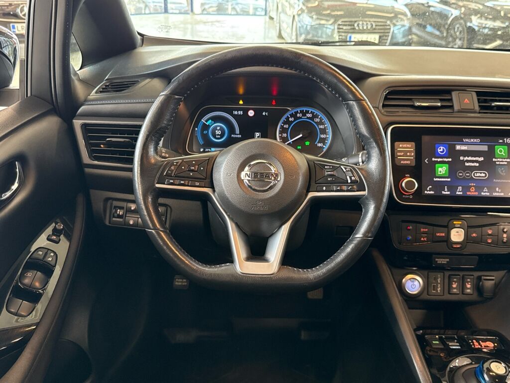 Nissan Leaf 2021 Musta