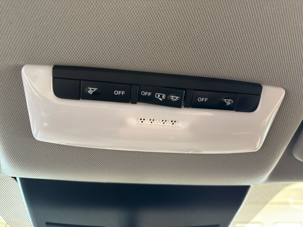 Nissan Leaf 2021 Musta