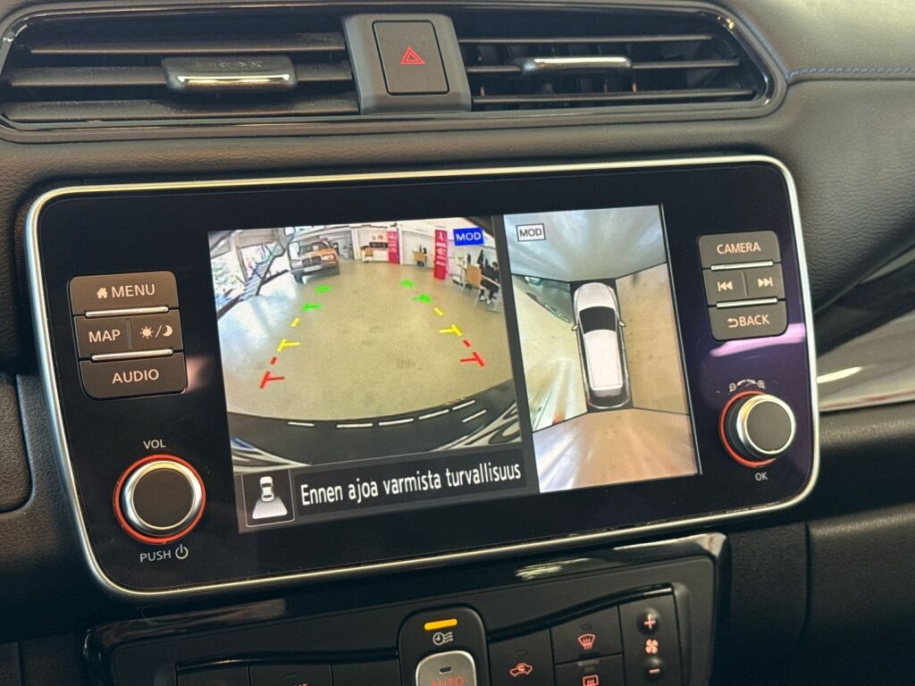 Nissan Leaf 2021 Musta