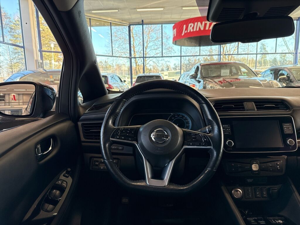 Nissan Leaf 2021 Musta