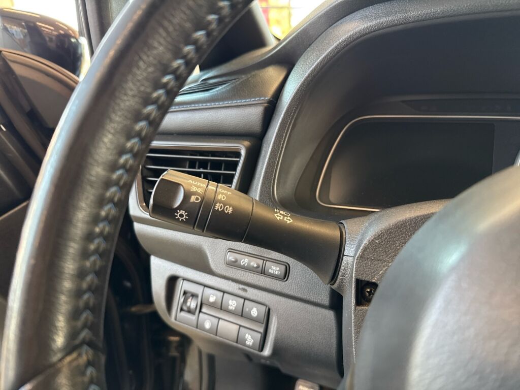 Nissan Leaf 2021 Musta