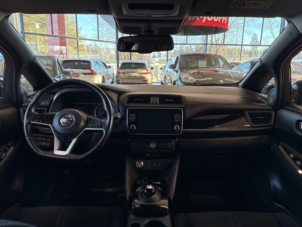 Nissan Leaf 2021 Musta