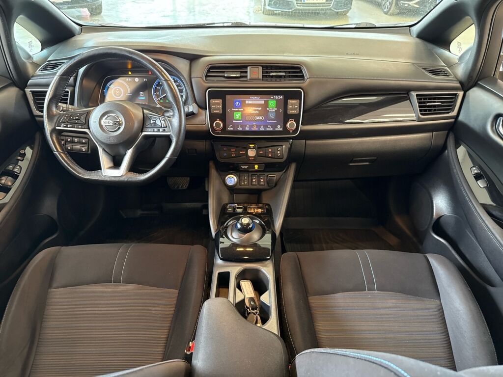 Nissan Leaf 2021 Musta