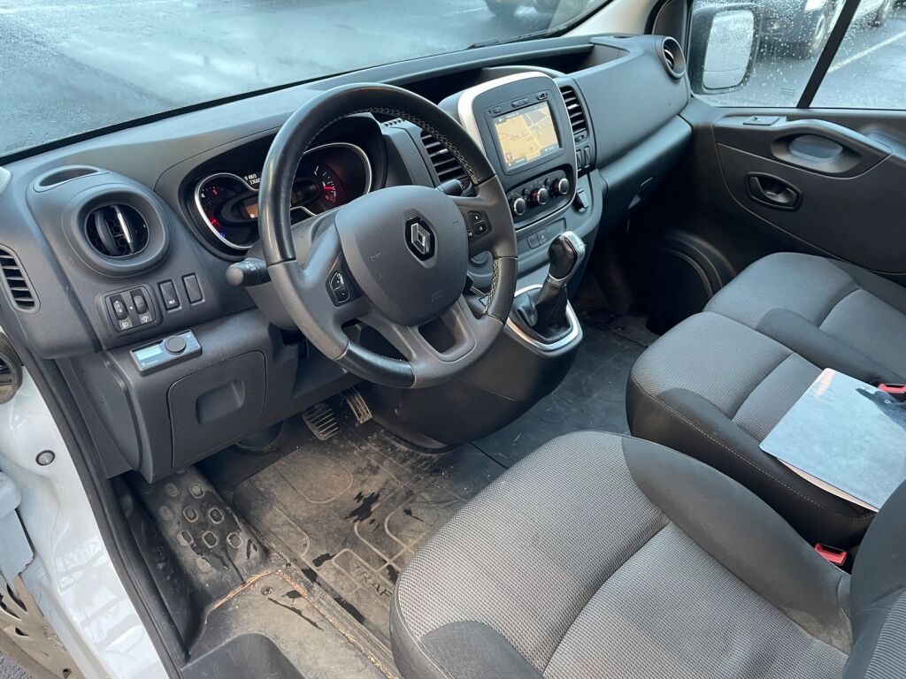 Renault Trafic 2021 Valkoinen