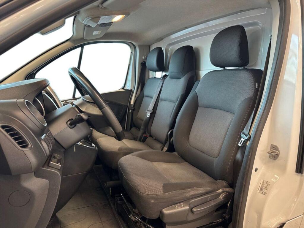 Renault Trafic 2021 Valkoinen