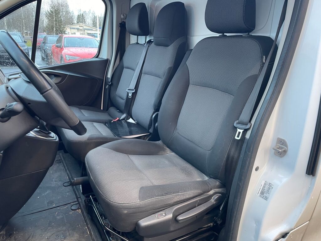 Renault Trafic 2021 Valkoinen