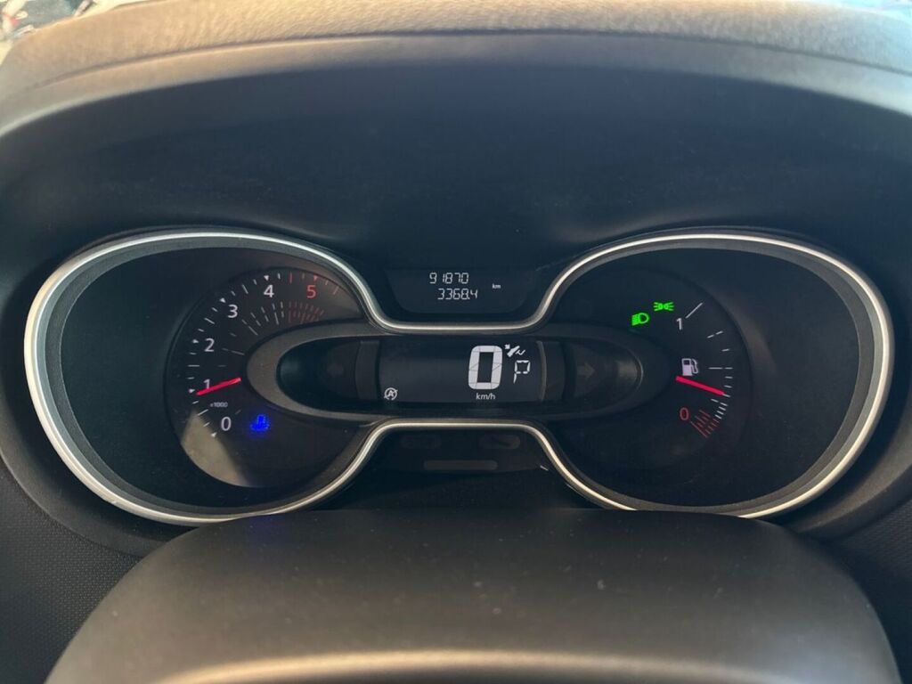 Renault Trafic 2021 Valkoinen