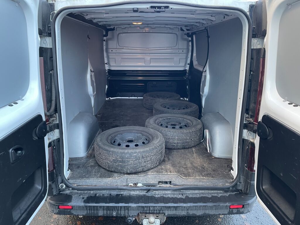 Renault Trafic 2021 Valkoinen