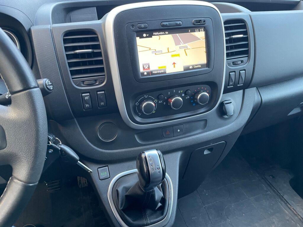 Renault Trafic 2021 Valkoinen