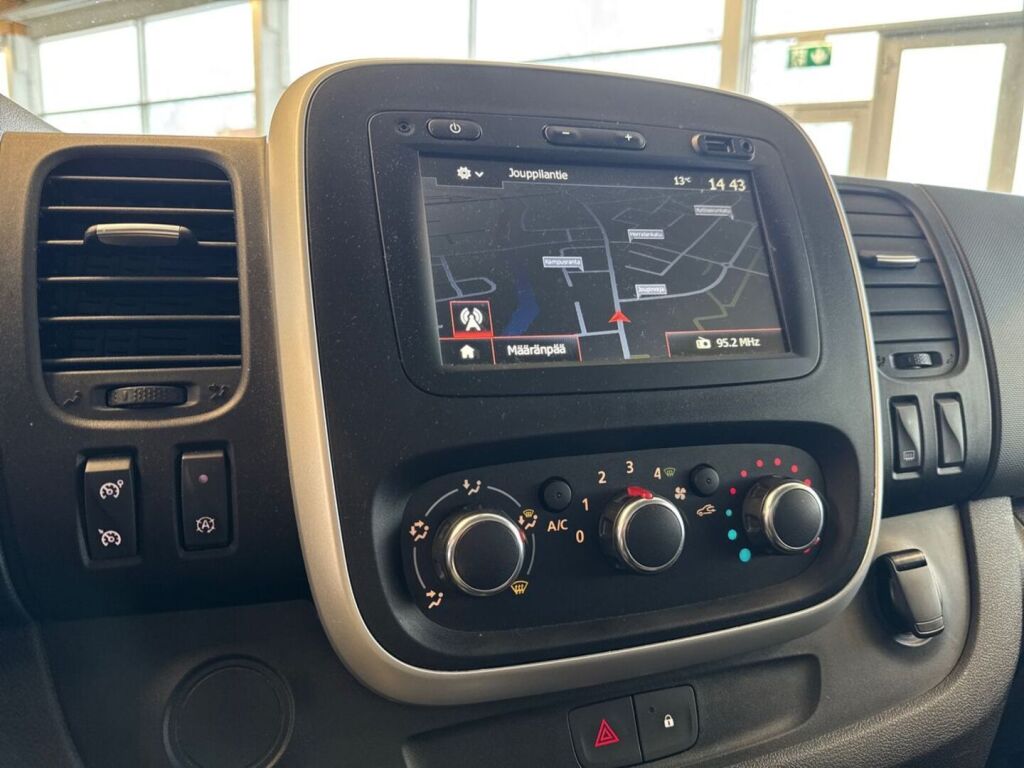 Renault Trafic 2021 Valkoinen