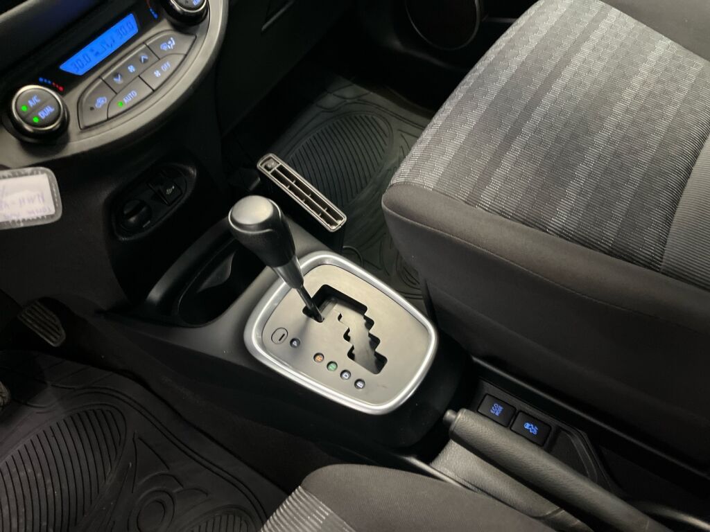 Toyota Yaris 2016 Sininen