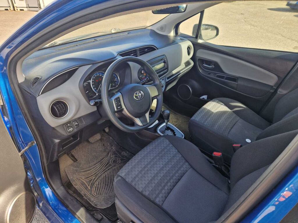 Toyota Yaris 2016 Sininen