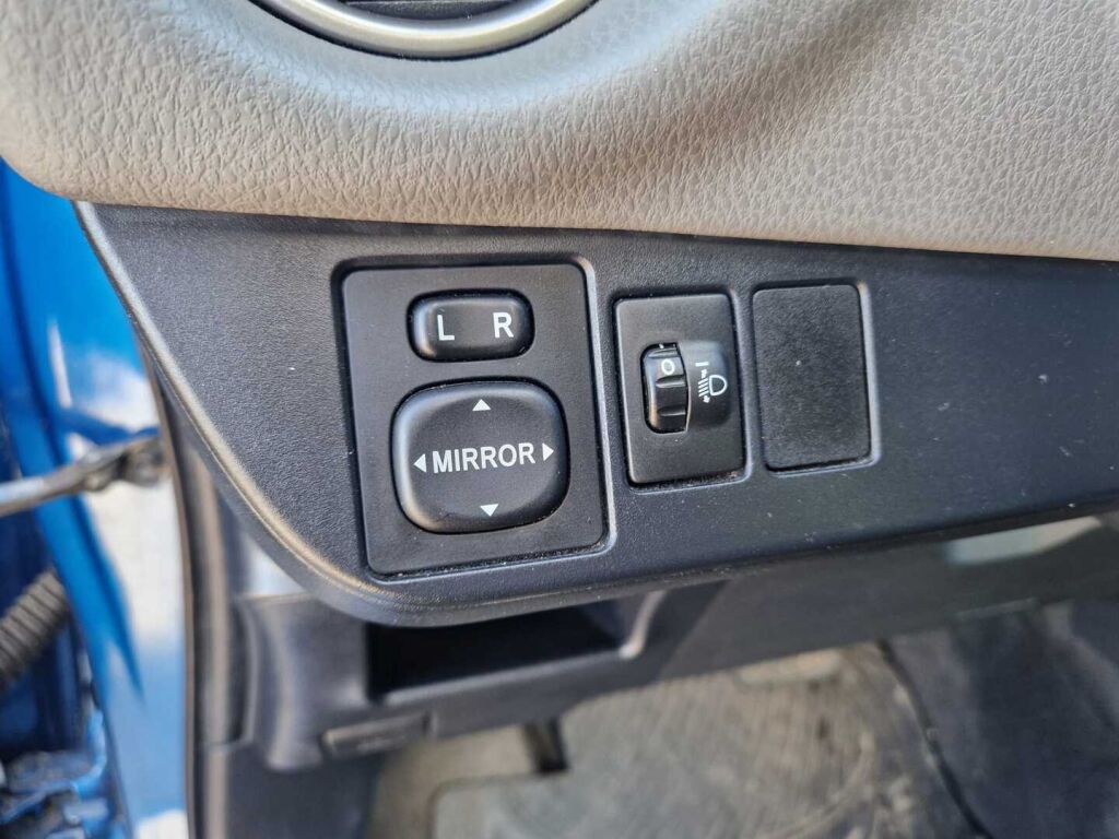 Toyota Yaris 2016 Sininen