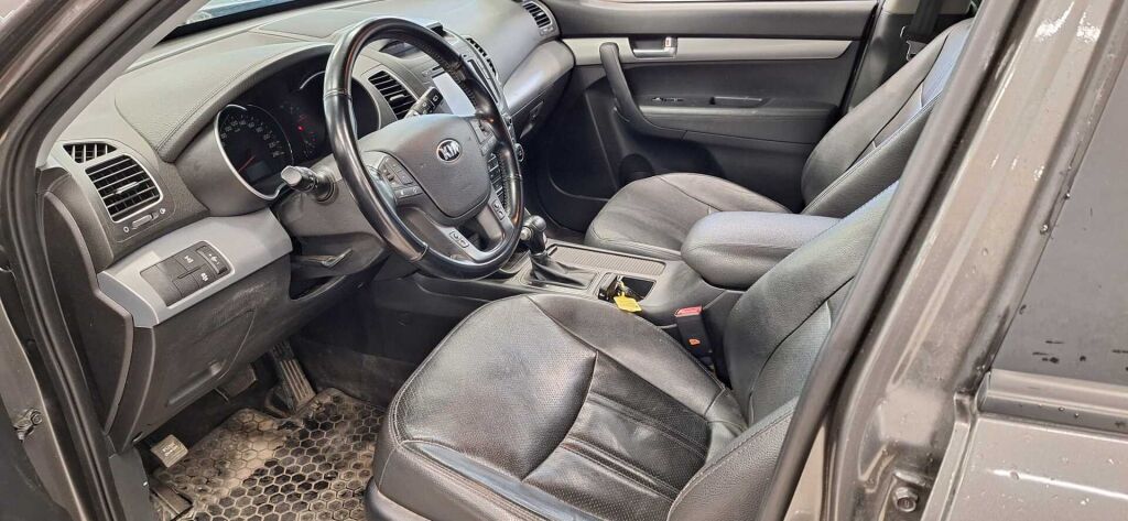 Kia Sorento 2012 Harmaa
