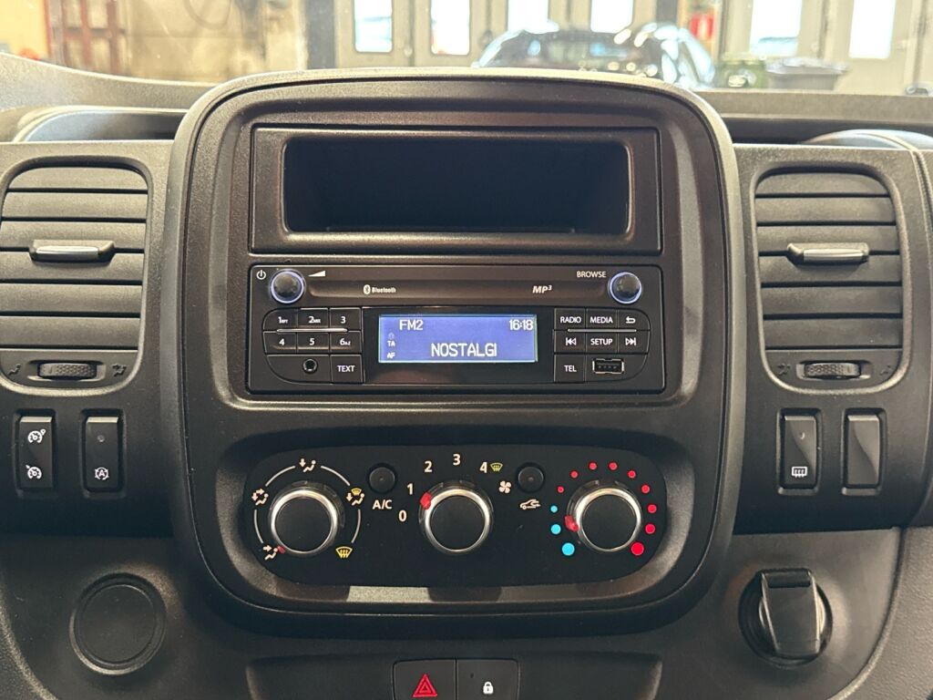 Renault Trafic 2021 Valkoinen