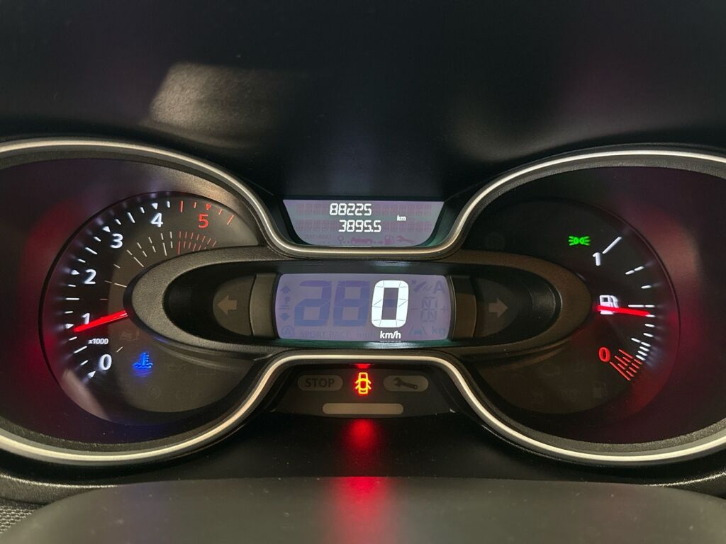 Renault Trafic 2021 Valkoinen