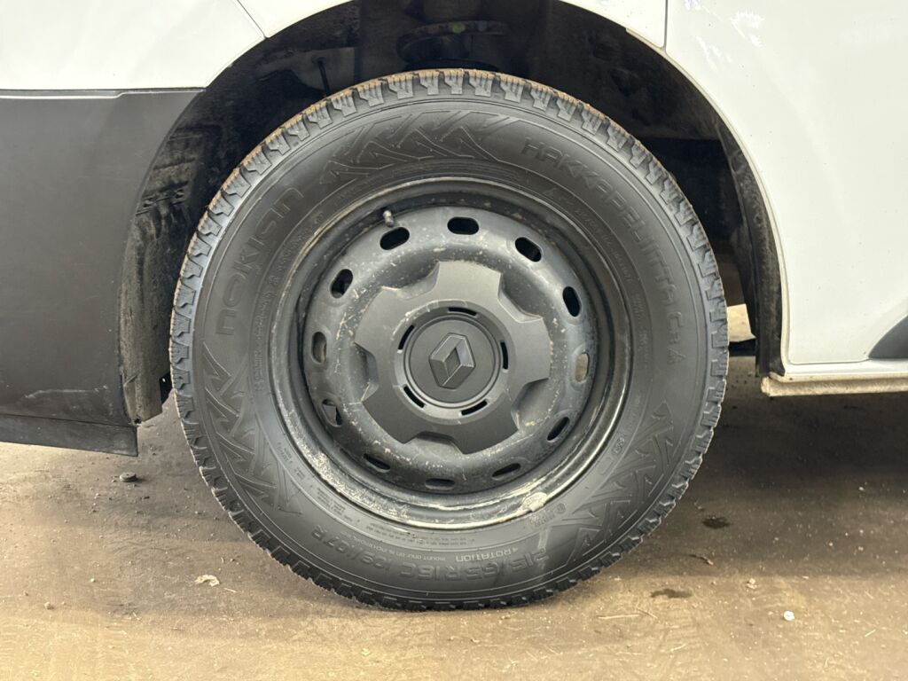 Renault Trafic 2021 Valkoinen