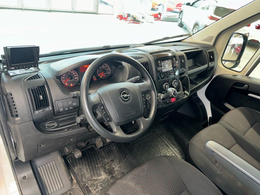 Opel Movano 2022 Musta