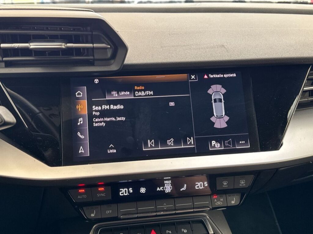 Audi A3 2022 Musta metalli(Mythos black)