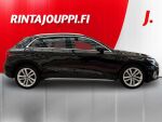 Audi A3 2022 Musta metalli(Mythos black)