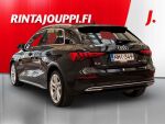 Audi A3 2022 Musta metalli(Mythos black)