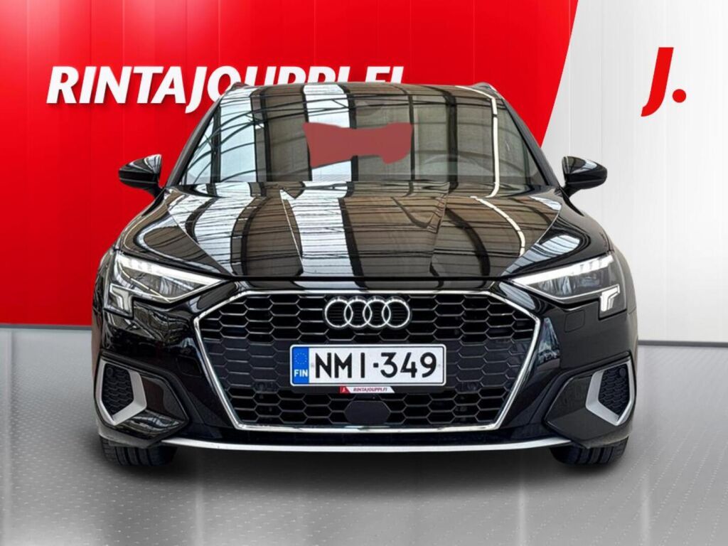 Audi A3 2022 Musta metalli(Mythos black)